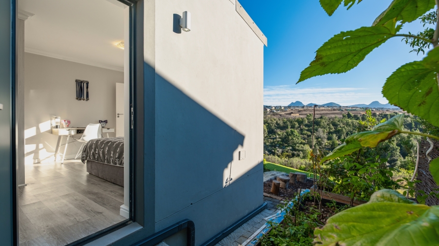 4 Bedroom Property for Sale in Welgelegen Western Cape